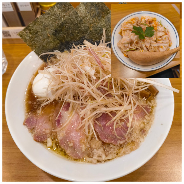 「全部のせ醤油らーめん（塩たまご）+ネギ　1580円」@しののめヌードルの写真