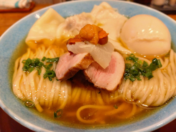 「限定　トラフグと雲丹の塩そば＋大盛＋ワンタン」@麺処 青野の写真