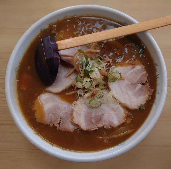 「カレーラーメン+チャーシュー(1180円)」@佐野青竹手打らーめん 大関の写真