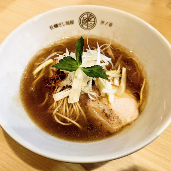 「濃厚牡蠣だし麺＋肉汁餃子２個セット＋ライス無料」@牡蠣だし麺屋 汐ノ音の写真