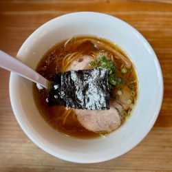 醤油らぁ麺（800円）