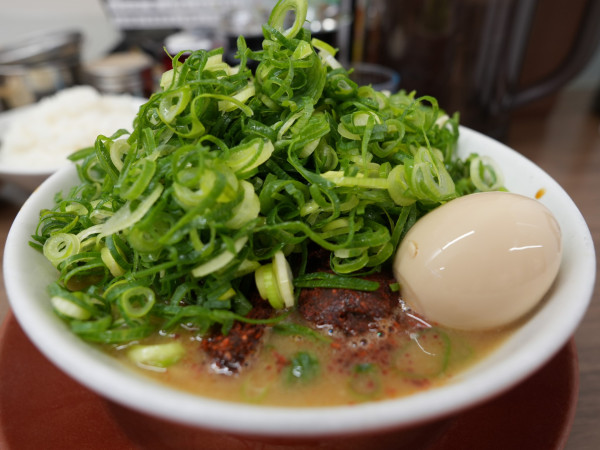 「ラーメンランチ ごわ＋ライス中＋サービス味玉」@ラーメン横綱 名古屋伏見店の写真
