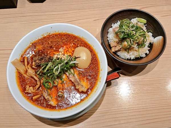 「特製スペシャル京山椒担々麺、チャーシュー丼」@鯛塩そば灯花 本店の写真