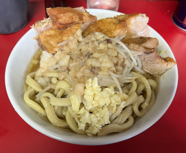 「小ラーメン(極太麺)ニンニク少なめ野菜少なめアブラ+豚増し」@蓮爾 登戸店の写真