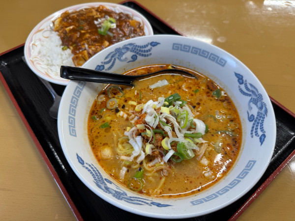 「タンタン麺 + 麻婆豆腐丼　968円」@天順居の写真