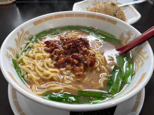 「台湾ラーメン　￥６８０」@中華料理 栄徳の写真