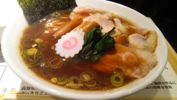 「生姜醤油らーめん 1000円＋魚沼産コシヒカリ 150円」@拉麺 生姜と肉の写真