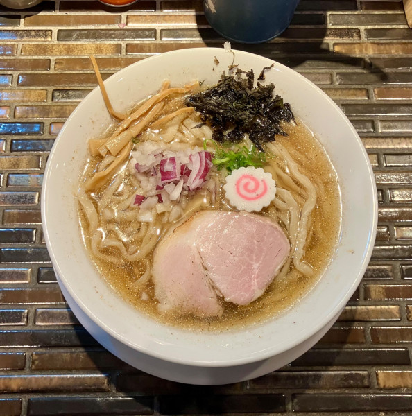 「手もみ煮干らーめん 980円」@noodles kitchen GUNNERS 新丸子店の写真