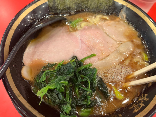 「朝ラーメン(並)780円＋フォロワー玉ねぎ」@横浜家系ラーメン 大輝家の写真