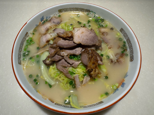 「鹿児島黒豚チャーシュー入りラーメン　1200円」@ラーメン専門 こむらさき 天文館本店の写真