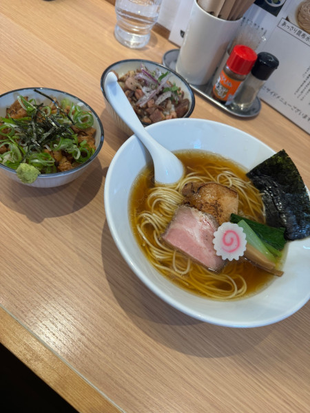 「あっさり醤油ラーメン」@ラーメン 歩く花の写真