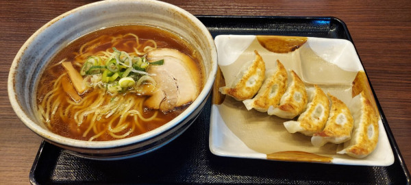 「餃子とらーめんセット」@五味八珍 藤枝水守店の写真