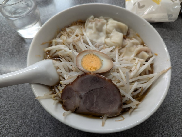 「わんたん麺950円」@中華麺店 喜楽の写真