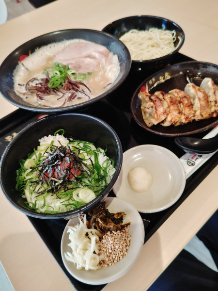 「ラーメン(Bセット)(880+700円)」@博多一幸舎 ららぽーと立川立飛店の写真