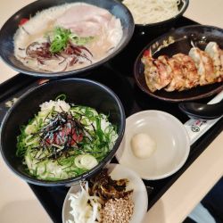 ラーメン(Bセット)(880+700円)