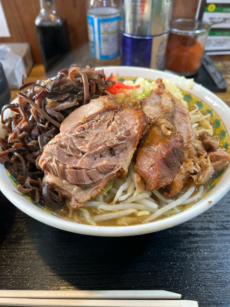 「ラーメン中　生卵(アプリ) キクラゲ」@ラーメンめじの写真