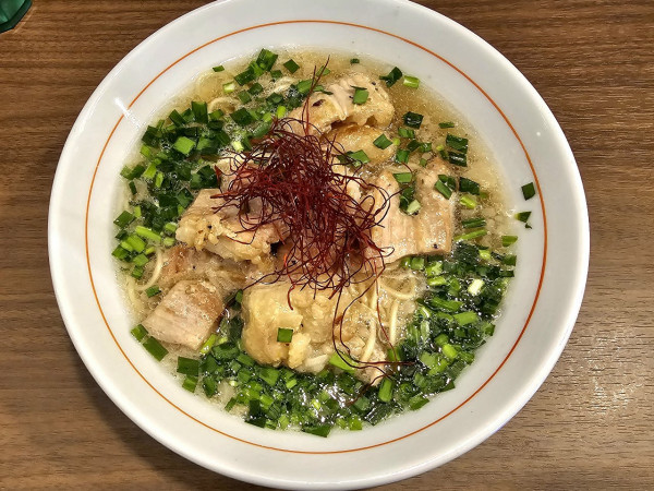 「【限定】ニラホルモンそば（塩）　1200円」@ラーメン謝の写真