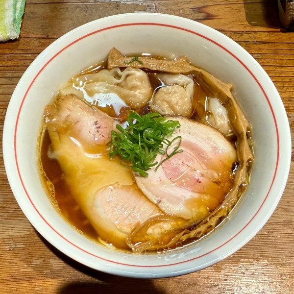 「ワンタン醤油ラーメン ¥1,400」@ラーメン屋 トイ・ボックスの写真