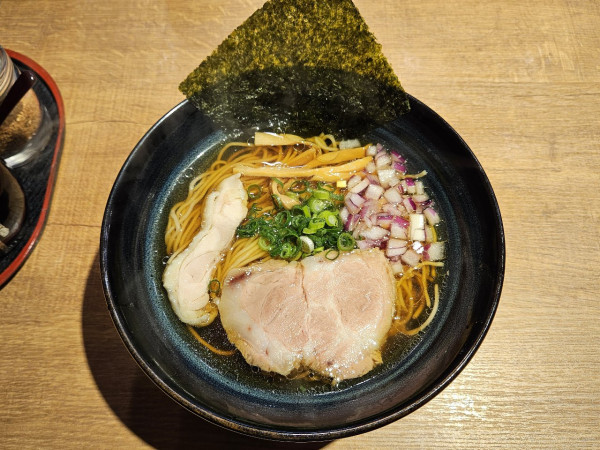 「あっさりの紫」@らーめん銕 本店の写真