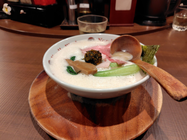 「泡らぅめん¥890半替え玉¥50」@Noodle Works -BALI- 藤沢店の写真