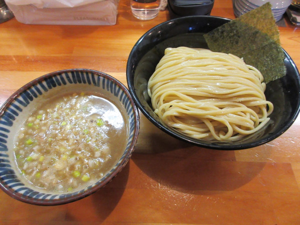 「鶏白湯つけ麺(1130円)+ミニチャーシュー丼350円」@つけめん・らーめん活龍 荒川沖店の写真