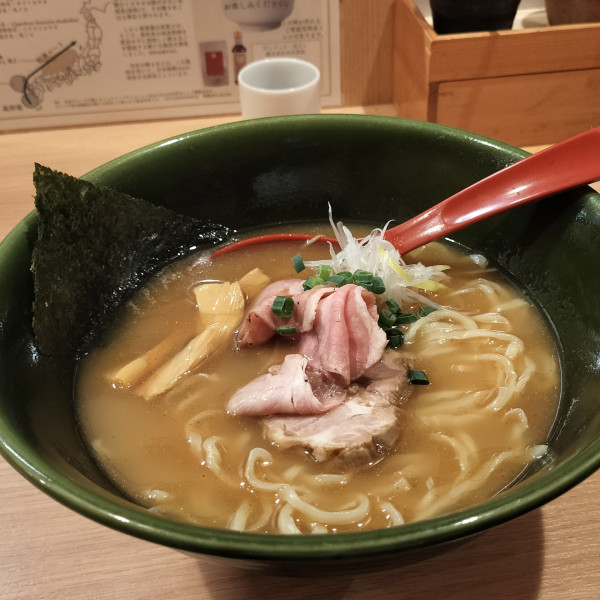 「焼きあご塩らー麺」@焼きあご塩らー麺 たかはし 大船店の写真