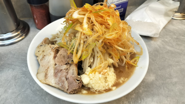 「国産豚ミニラーメン 300g (+ネギ)」@豚仙人 吉野町本店の写真