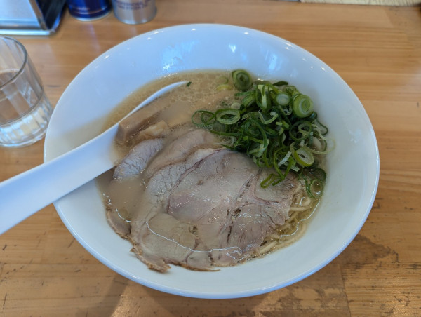 「鶏白湯ラーメン900円」@鶏白湯 白の写真