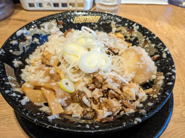 「爆盛油脂麺」@らーめん 平太周 吉祥寺店の写真