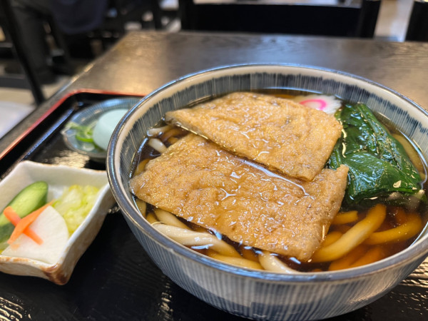 「きつねうどん 700円」@冨士見庵の写真