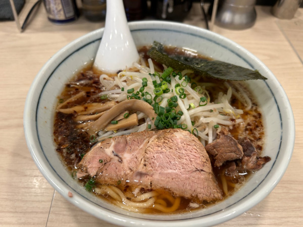 「醤油らーめん　大盛」@らーめん はな火屋の写真