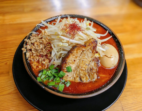 「しびれ辛みそ誤爆」@ラーメン・つけ麺 爆王の写真