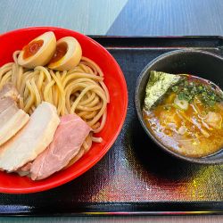 チャーシュー濃厚つけ麺（大盛り）
