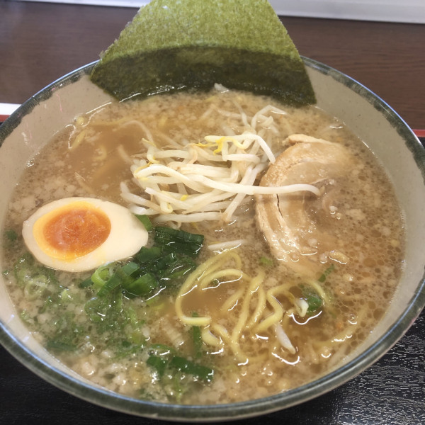 「にんたま醤油ラーメン」@ゆにろーず 大宮TS店の写真