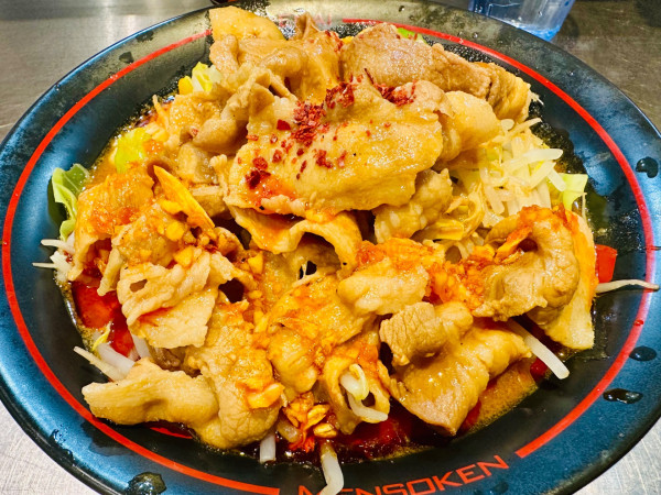 「紅ラーメン+バラ肉増し【1230円】」@麺創研 紅 府中の写真