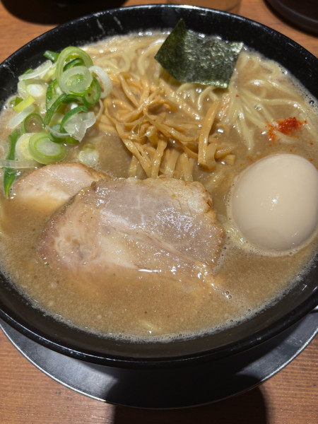 「特製中華そば大盛　1090円」@六厘舎 大崎店の写真