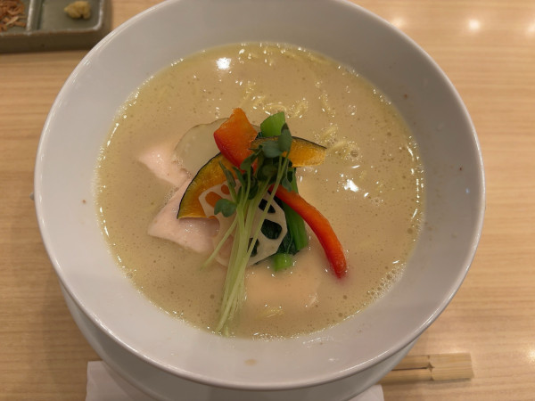 「鶏白湯soba 1280円」@銀座 篝 大手町店の写真