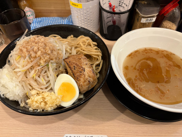 「塩マー油つけ麺」@ラーメン 豚×豚×豚の写真