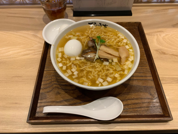 「醤油中華そば900円＋塩卵150円」@磨宝の鶏 中華そば てらうちの写真