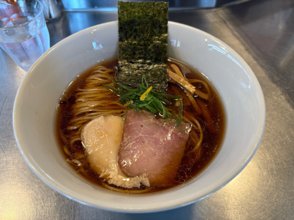 「鰹醬油ラーメン（1000円）」@Bonito Soup Noodle RAIKの写真