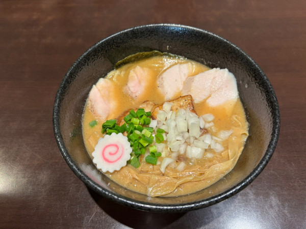 「濃厚中華そば(鶏チャーシュー)」@中華そば 輝羅の写真