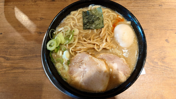 「特製中華そば・大盛(1,090)」@六厘舎 大崎店の写真