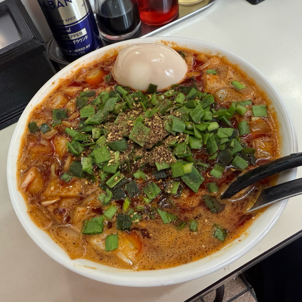 「勝浦タンタン麺＋味付け卵」@ビンギリの写真