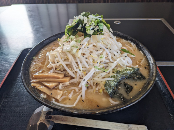 「みそとんこつ大盛（肉抜き、卵なし）600円」@増味家の写真