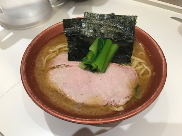 「ラーメン 950円」@家系ラーメン 革新家 TOKYOの写真
