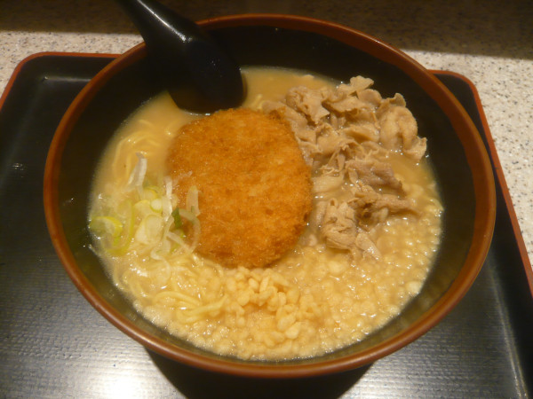 「コロッケ濃厚味噌ラーメン」@名代 富士そば 吉祥寺店の写真