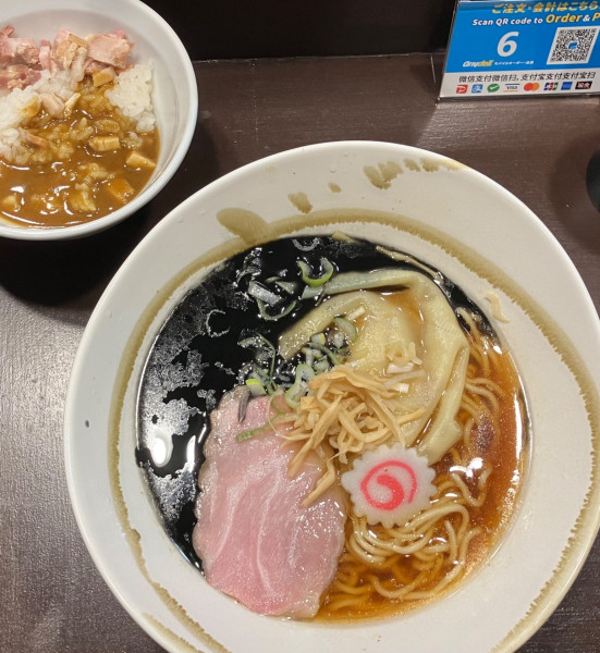 「醤油ラーメン+カレーライス」@ラーメンニキ新橋の写真