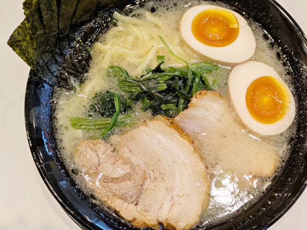 「家系スペシャル（塩）」@横浜家系らーめん 春樹 西大島店の写真