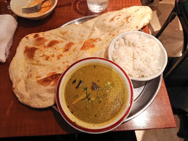 「グリーンカレーセット」@無国籍料理 サモサ 本郷三丁目駅店の写真