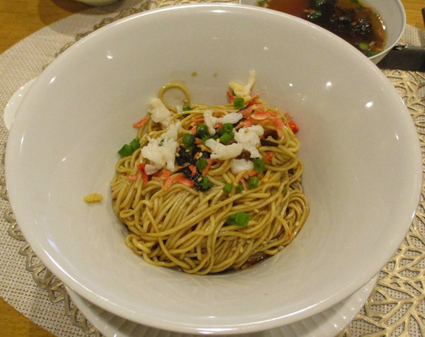 「干しホタテと干しエビの葱油混ぜ麺　980円」@金陵別苑の写真